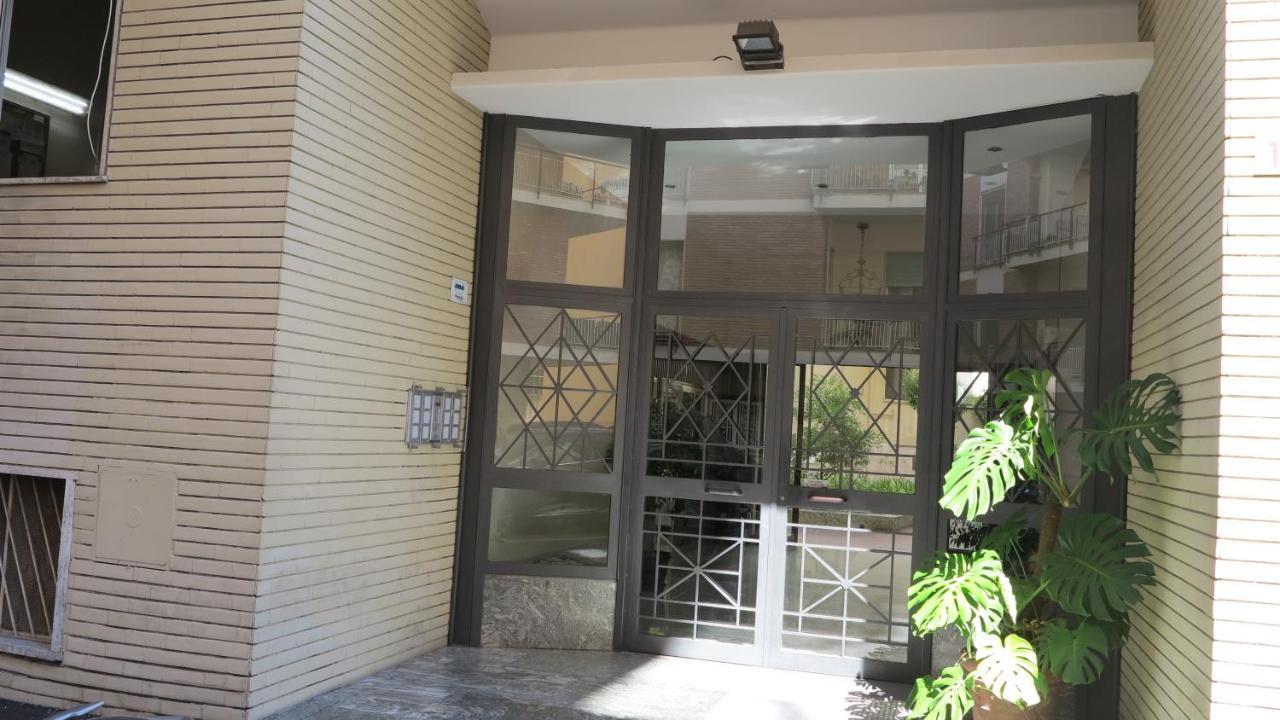 Spacious Panoramic Apartment - Half Way Center-Vomero District Naples Exterior photo