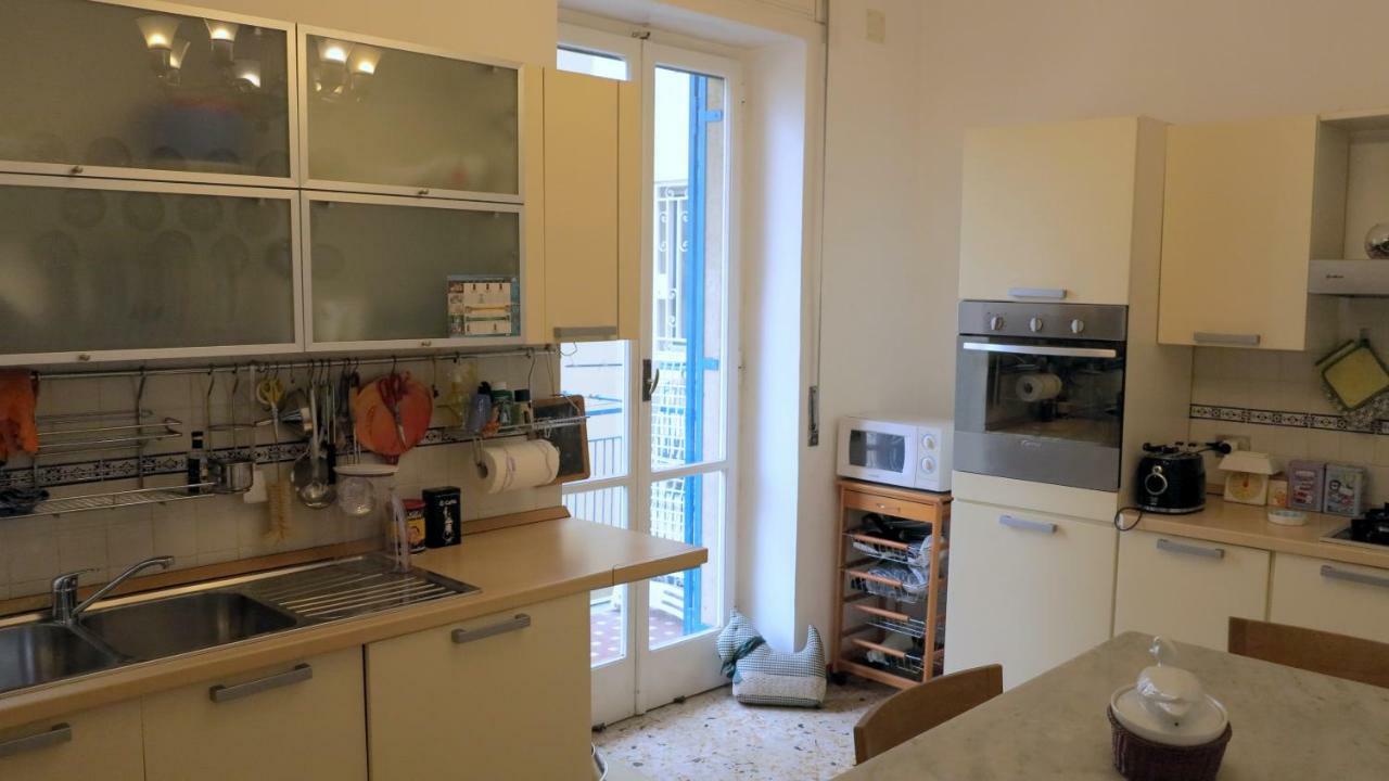 Spacious Panoramic Apartment - Half Way Center-Vomero District Naples Exterior photo